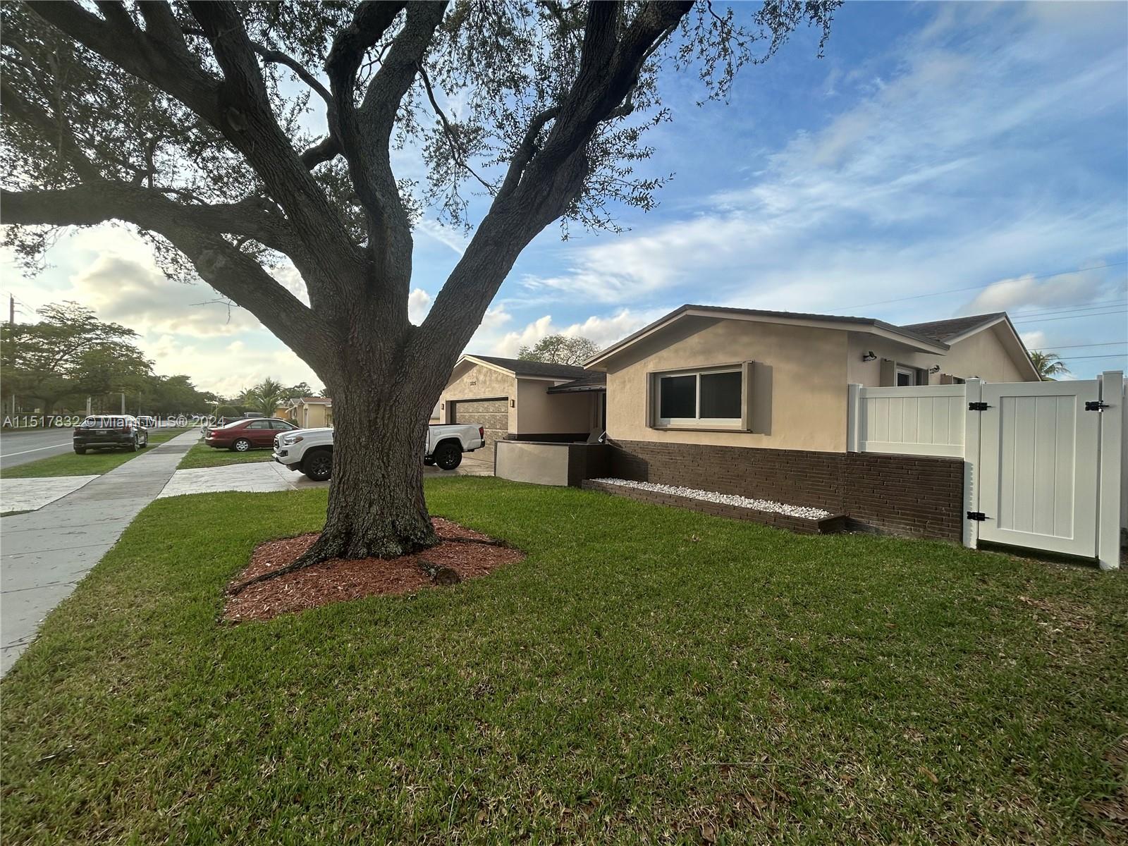 3825 Washington St, Hollywood, FL, 33021 United States, 3 Bedrooms Bedrooms, ,3 BathroomsBathrooms,Residential,For Sale,Washington St,A11517832