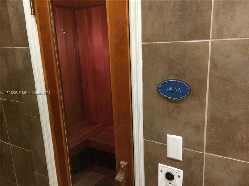 6917 COLLINS AV 726, Miami Beach, Florida 33141, 1 Bedroom Bedrooms, ,1 BathroomBathrooms,Residentiallease,For Rent,6917 COLLINS AV 726,A11521206