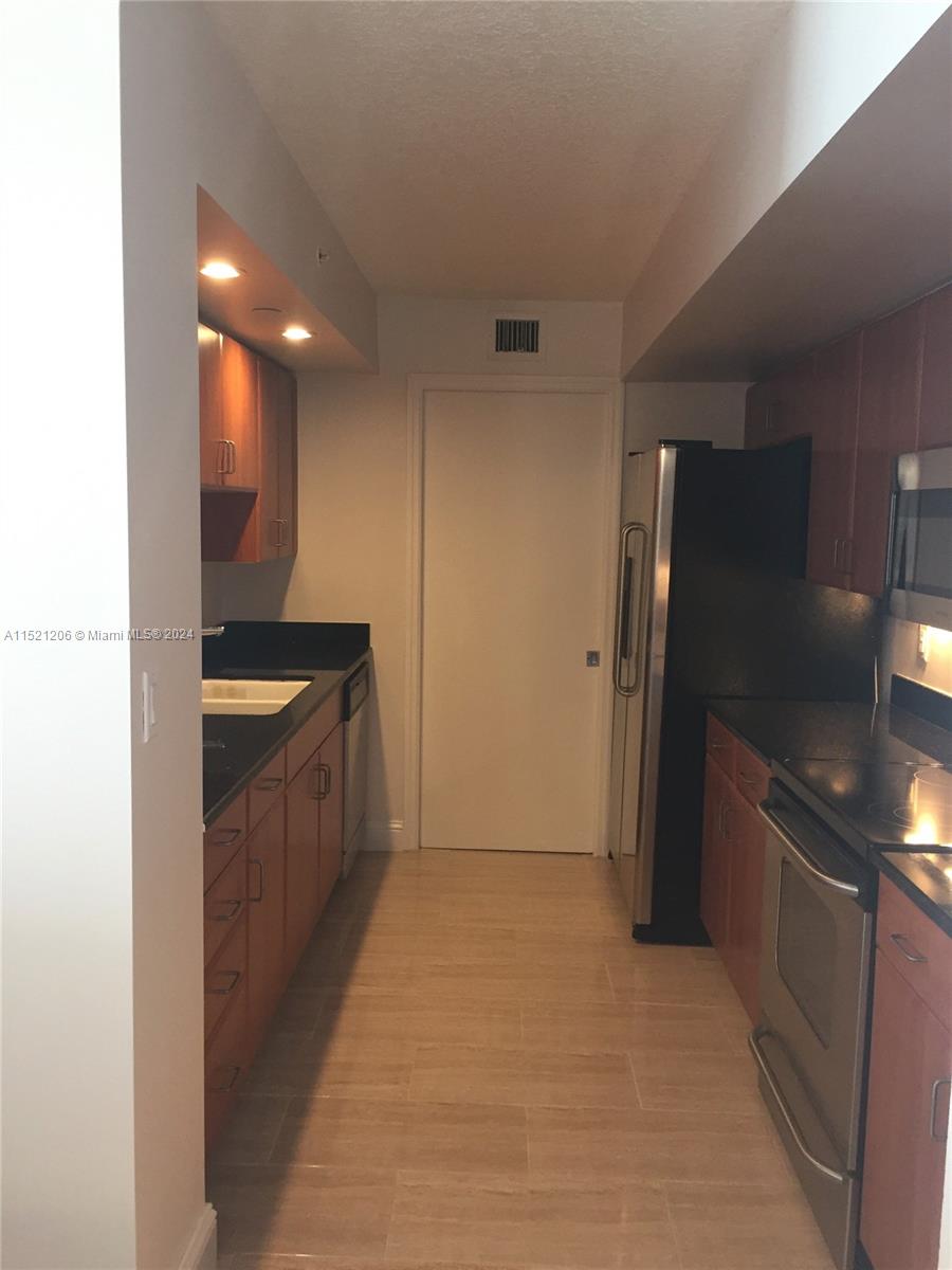 6917 COLLINS AV 726, Miami Beach, Florida 33141, 1 Bedroom Bedrooms, ,1 BathroomBathrooms,Residentiallease,For Rent,6917 COLLINS AV 726,A11521206