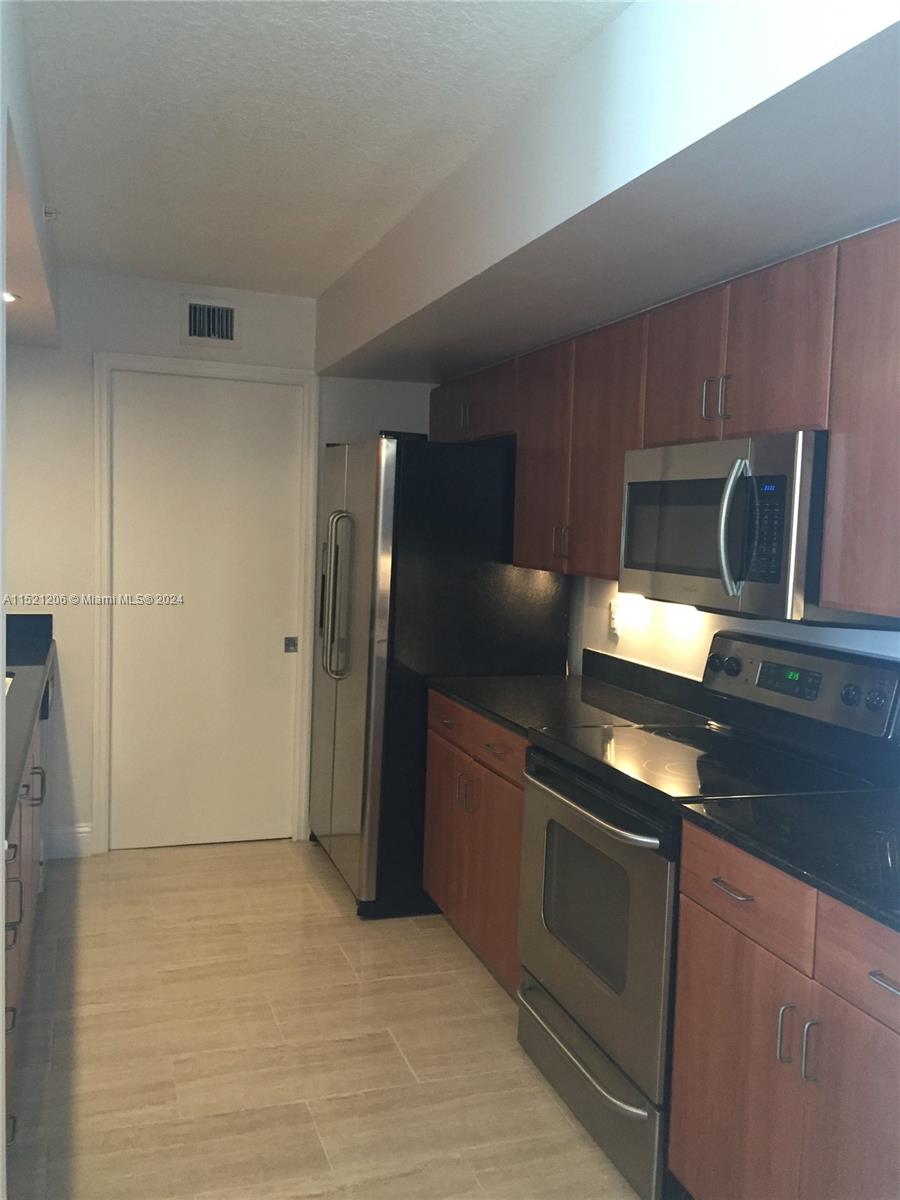 6917 COLLINS AV 726, Miami Beach, Florida 33141, 1 Bedroom Bedrooms, ,1 BathroomBathrooms,Residentiallease,For Rent,6917 COLLINS AV 726,A11521206