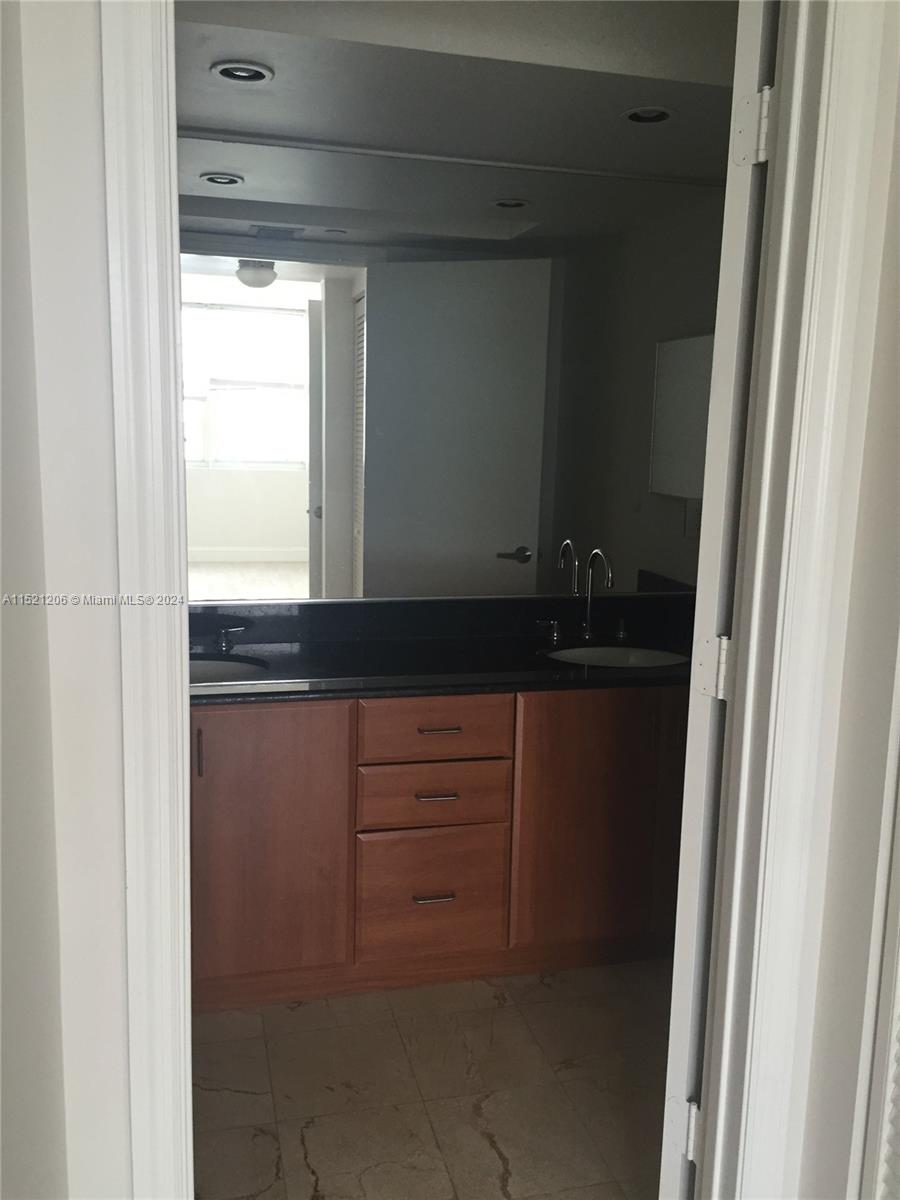 6917 COLLINS AV 726, Miami Beach, Florida 33141, 1 Bedroom Bedrooms, ,1 BathroomBathrooms,Residentiallease,For Rent,6917 COLLINS AV 726,A11521206