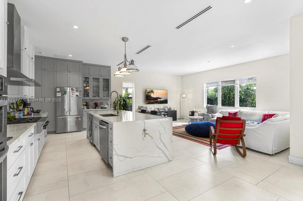 Miami, FL, 33155 United States, 5 Bedrooms Bedrooms, ,6 BathroomsBathrooms,Residential,For Sale,A11523172