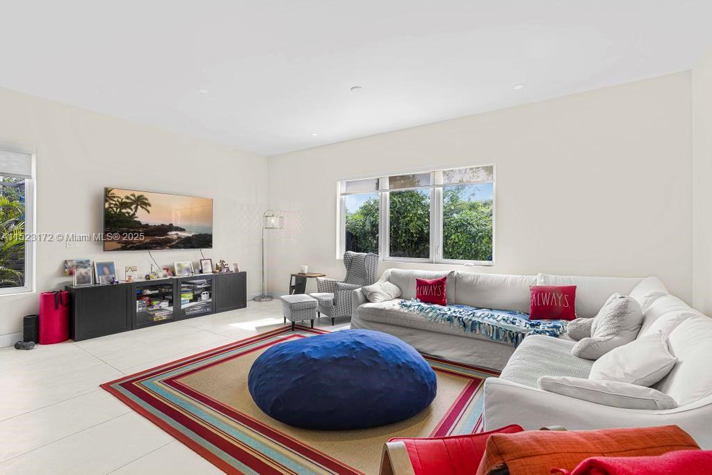 Miami, FL, 33155 United States, 5 Bedrooms Bedrooms, ,6 BathroomsBathrooms,Residential,For Sale,A11523172