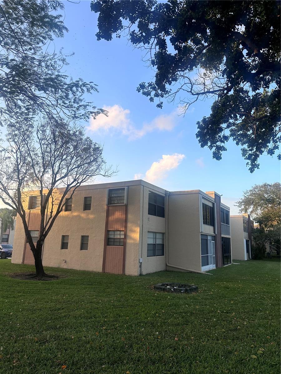 7450 NW 18th St 208, Margate, FL 33063, 2 Bedrooms Bedrooms, ,2 BathroomsBathrooms,Residential,For Sale,18th St,A11523182