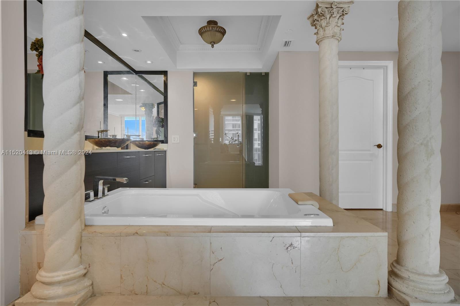 4779 Collins Ave 3203, Miami Beach, Florida 33140, 3 Bedrooms Bedrooms, ,3 BathroomsBathrooms,Residential,For Sale,4779 Collins Ave 3203,A11520413