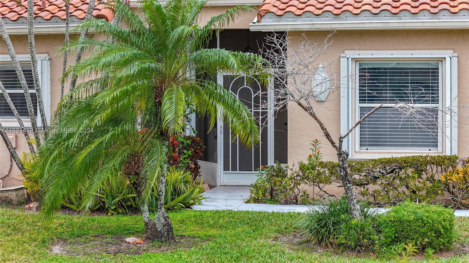 screened entry way