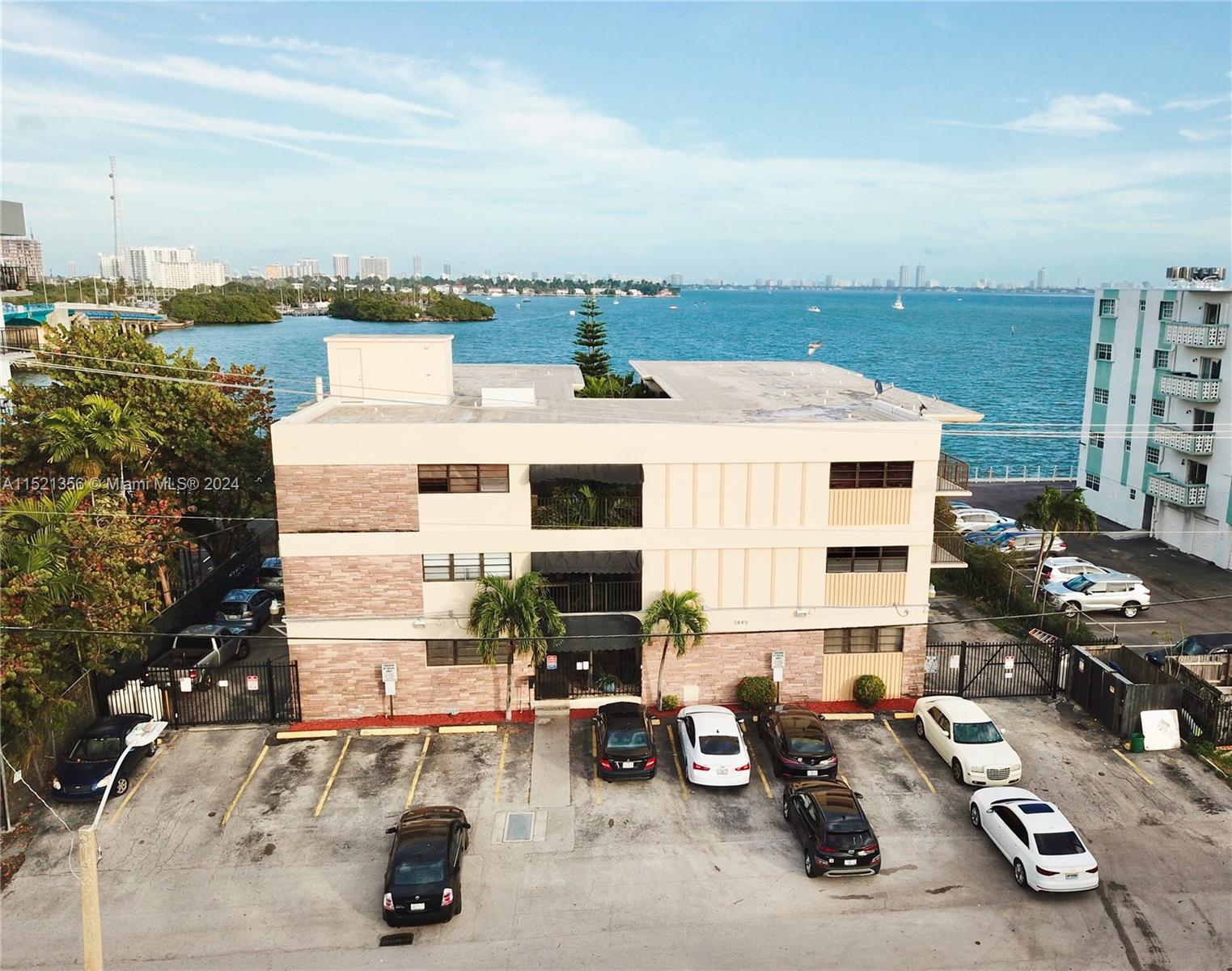 7845 NE Bayshore Ct 14, Miami, FL 33138, 1 Bedroom Bedrooms, ,1 BathroomBathrooms,Residential,For Sale,Bayshore Ct,A11521356