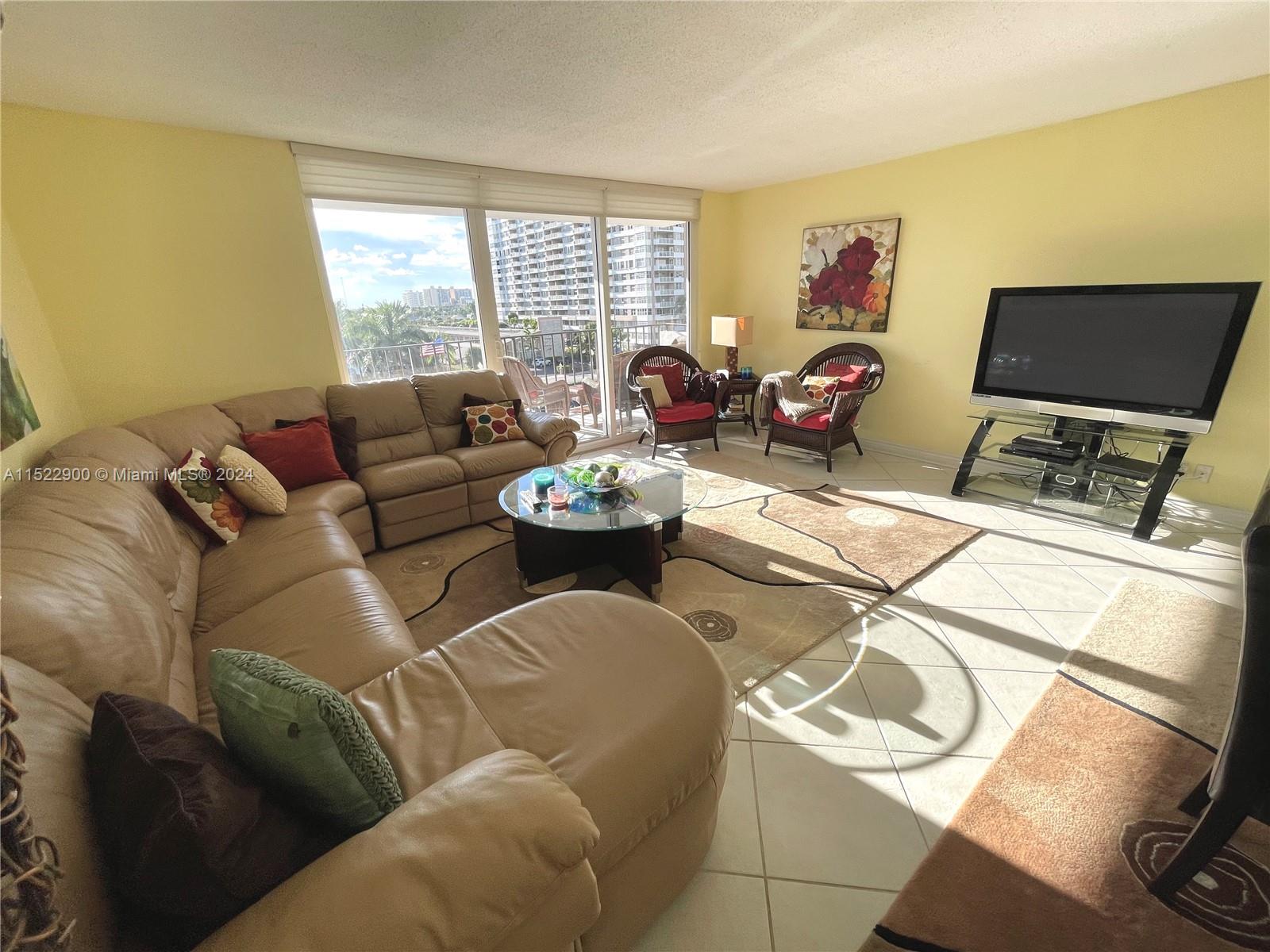 2030 S Ocean Dr 327, Hallandale Beach, FL 33009, 3 Bedrooms Bedrooms, ,2 BathroomsBathrooms,Residential,For Sale,Ocean Dr,A11522900