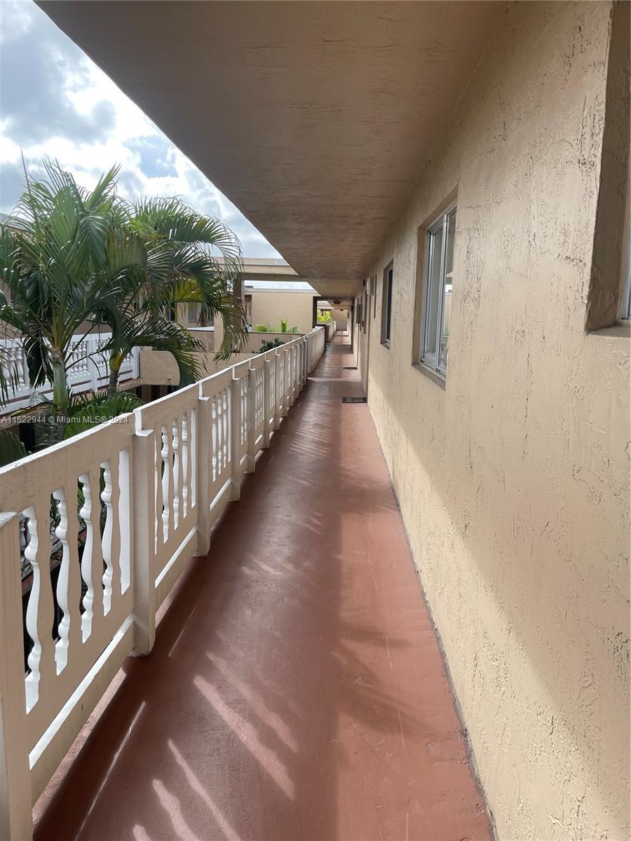 17000 NW 67th Ave 405, Hialeah, FL 33015, 2 Bedrooms Bedrooms, ,2 BathroomsBathrooms,Residential,For Sale,67th Ave,A11522944