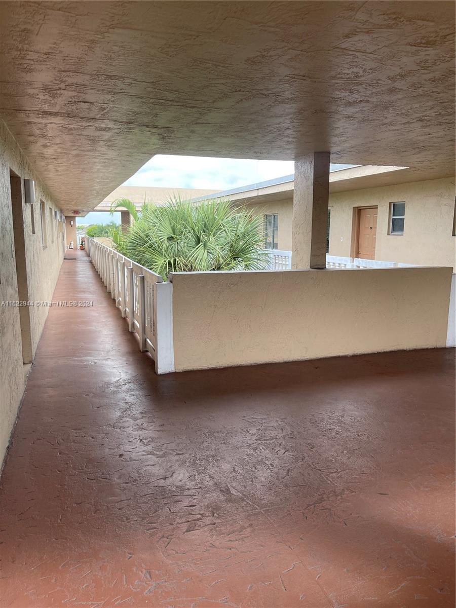 17000 NW 67th Ave 405, Hialeah, FL 33015, 2 Bedrooms Bedrooms, ,2 BathroomsBathrooms,Residential,For Sale,67th Ave,A11522944