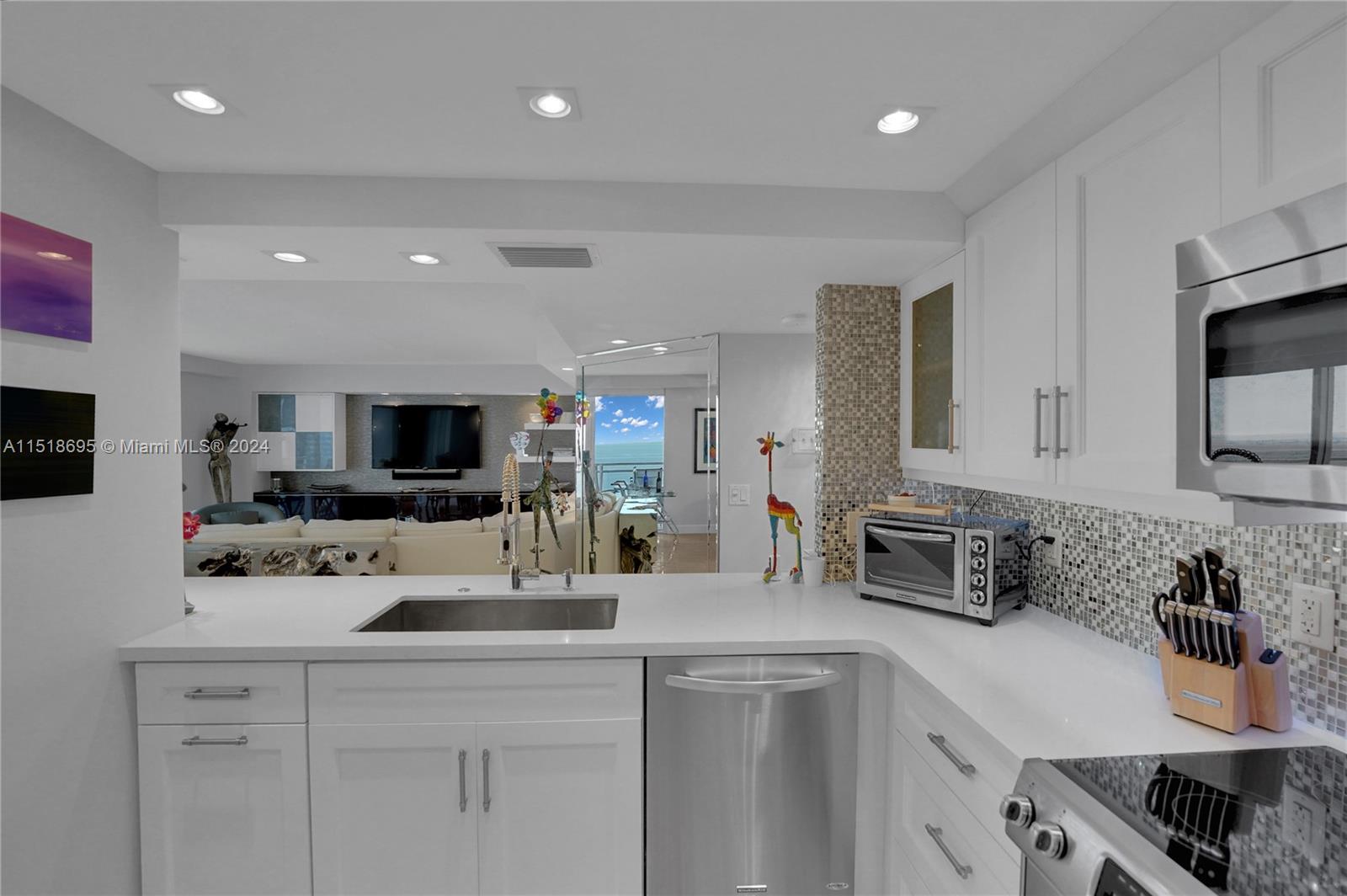 2030 S Ocean Dr 1420, Hallandale Beach, Florida 33009, 2 Bedrooms Bedrooms, ,2 BathroomsBathrooms,Residential,For Sale,2030 S Ocean Dr 1420,A11518695