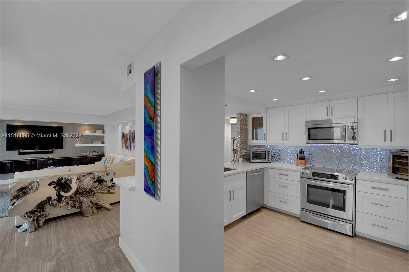 2030 S Ocean Dr 1420, Hallandale Beach, Florida 33009, 2 Bedrooms Bedrooms, ,2 BathroomsBathrooms,Residential,For Sale,2030 S Ocean Dr 1420,A11518695