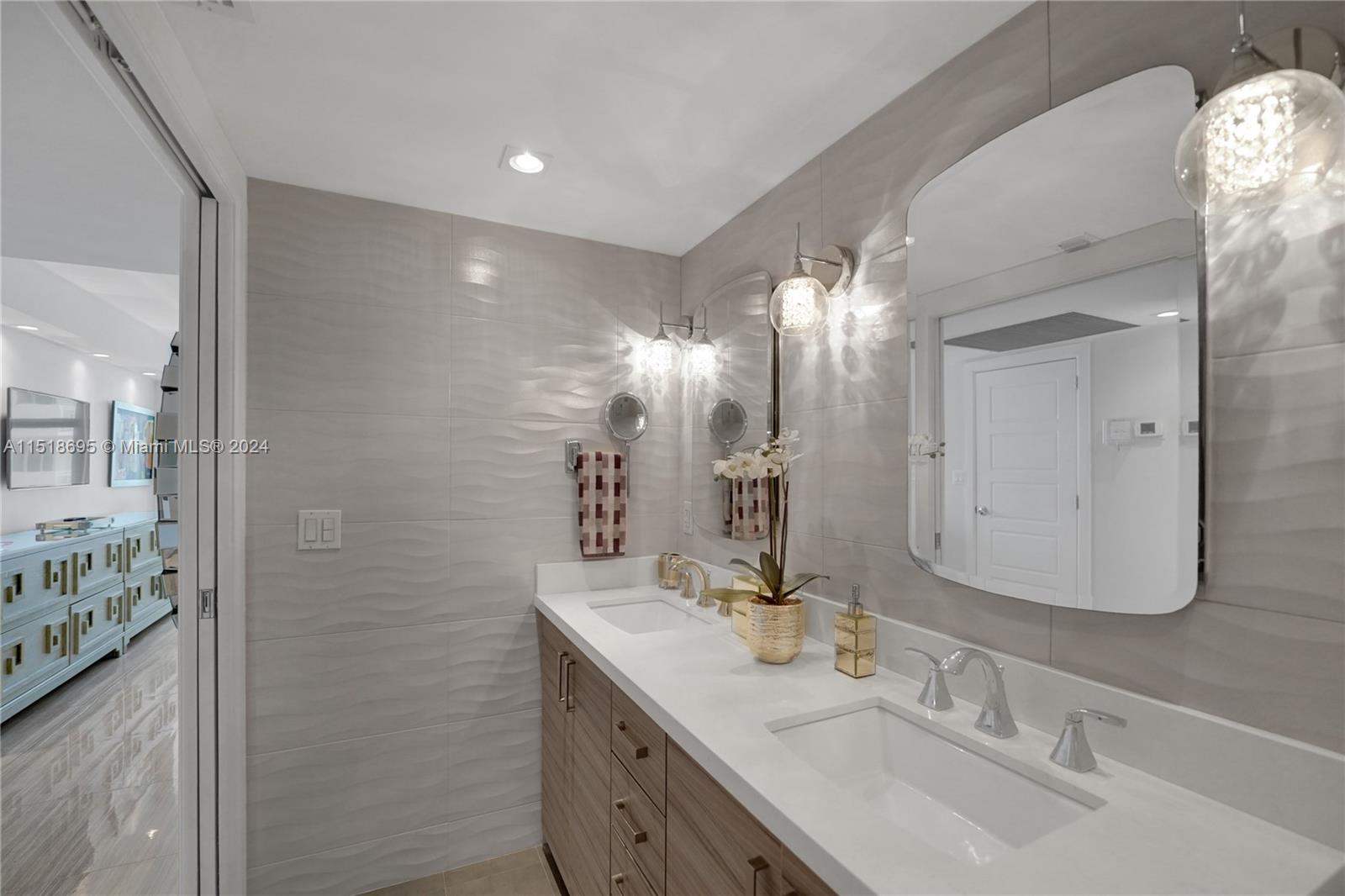 2030 S Ocean Dr 1420, Hallandale Beach, Florida 33009, 2 Bedrooms Bedrooms, ,2 BathroomsBathrooms,Residential,For Sale,2030 S Ocean Dr 1420,A11518695