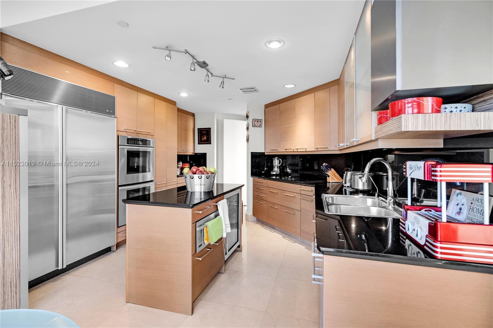 10225 Collins Ave, Bal Harbour, FL, 33154 United States, 4 Bedrooms Bedrooms, ,3 BathroomsBathrooms,Residential,For Sale,Collins Ave,A11523019