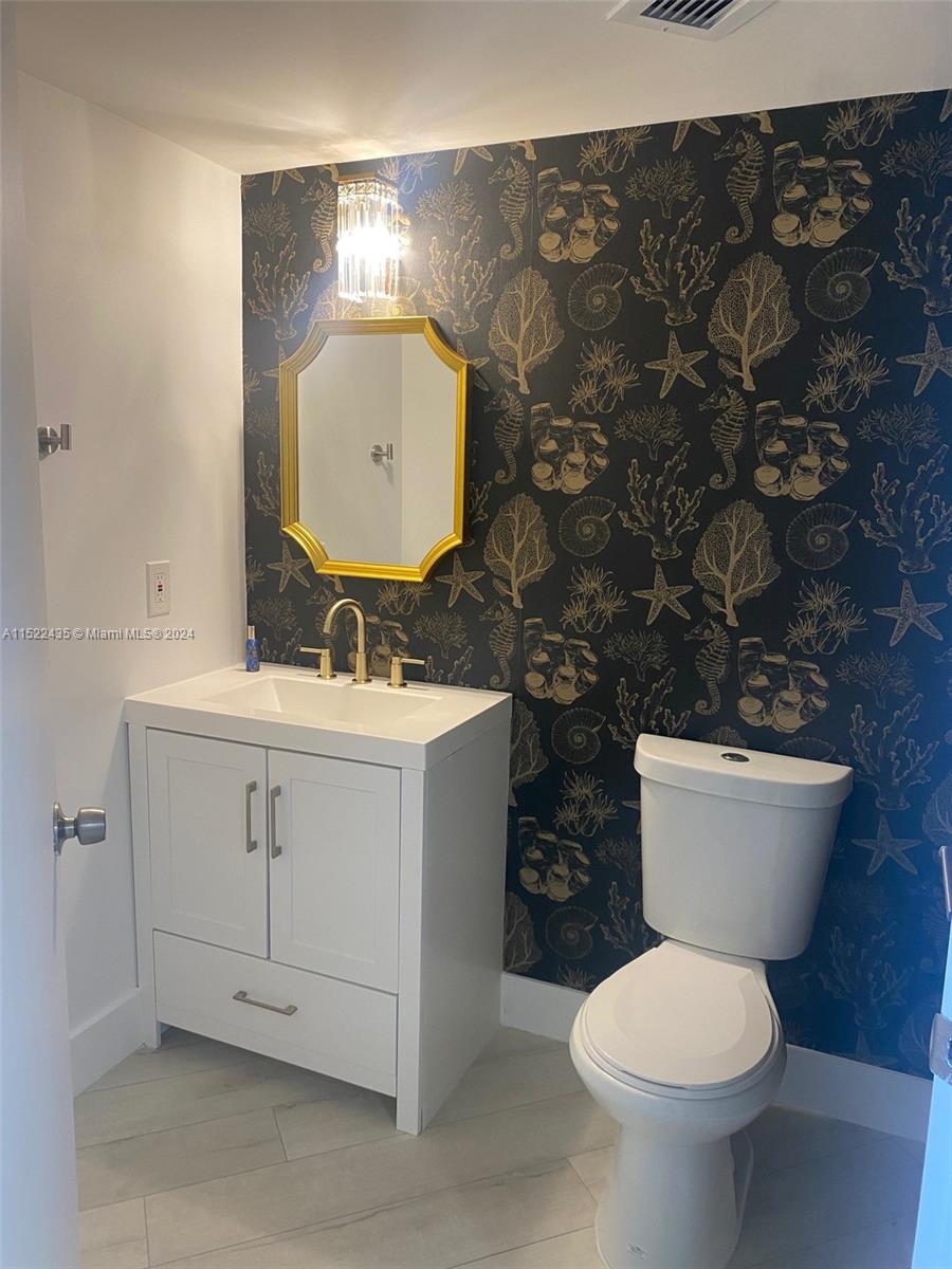 5880 Collins Ave 902, Miami Beach, Florida 33140, 1 Bedroom Bedrooms, ,1 BathroomBathrooms,Residentiallease,For Rent,5880 Collins Ave 902,A11522435