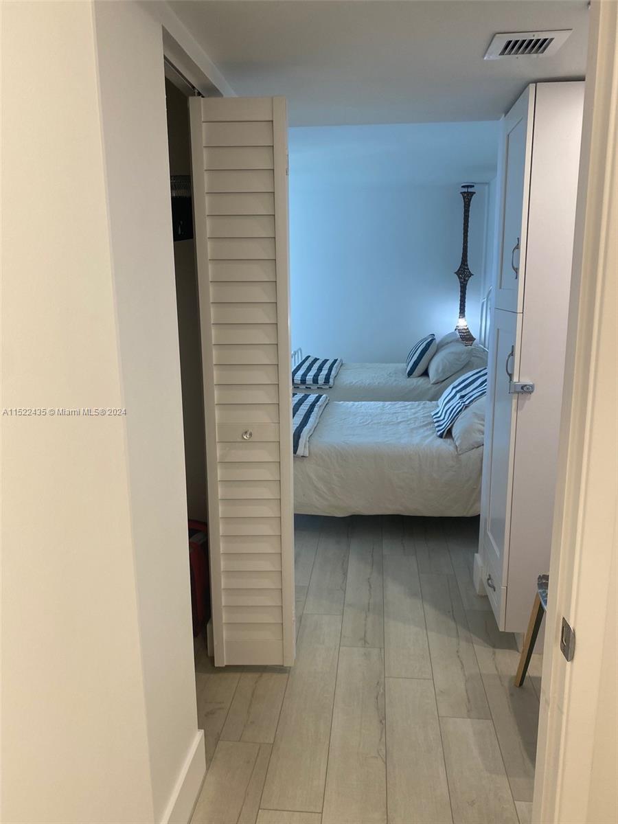 5880 Collins Ave 902, Miami Beach, Florida 33140, 1 Bedroom Bedrooms, ,1 BathroomBathrooms,Residentiallease,For Rent,5880 Collins Ave 902,A11522435