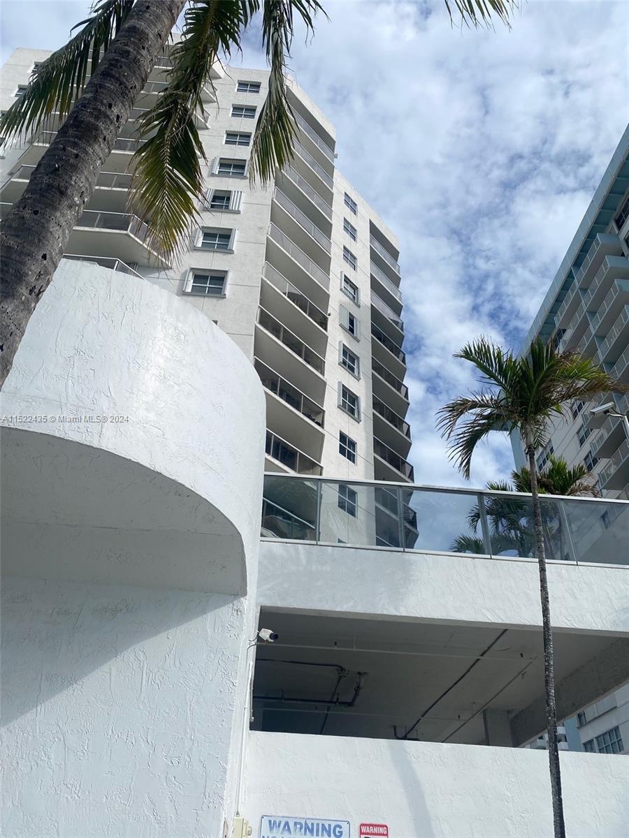 5880 Collins Ave 902, Miami Beach, Florida 33140, 1 Bedroom Bedrooms, ,1 BathroomBathrooms,Residentiallease,For Rent,5880 Collins Ave 902,A11522435