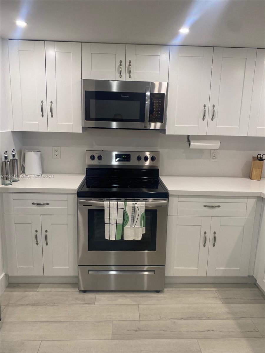 5880 Collins Ave 902, Miami Beach, Florida 33140, 1 Bedroom Bedrooms, ,1 BathroomBathrooms,Residentiallease,For Rent,5880 Collins Ave 902,A11522435