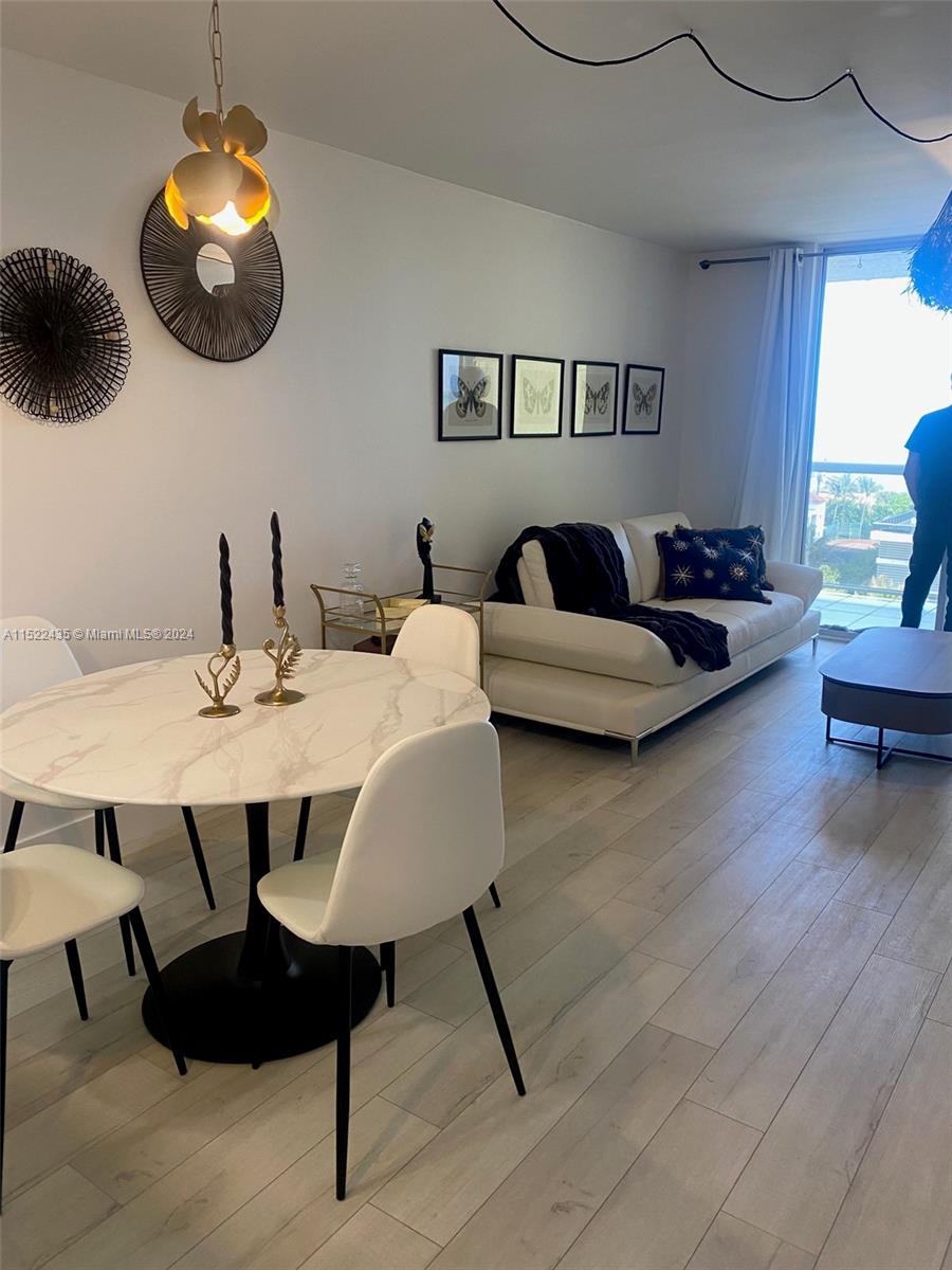5880 Collins Ave 902, Miami Beach, Florida 33140, 1 Bedroom Bedrooms, ,1 BathroomBathrooms,Residentiallease,For Rent,5880 Collins Ave 902,A11522435