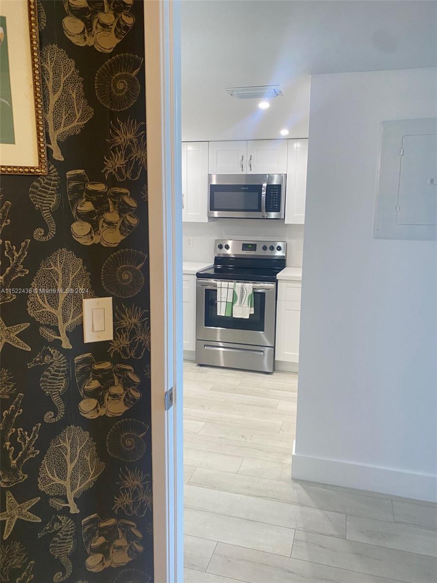 5880 Collins Ave 902, Miami Beach, Florida 33140, 1 Bedroom Bedrooms, ,1 BathroomBathrooms,Residentiallease,For Rent,5880 Collins Ave 902,A11522435