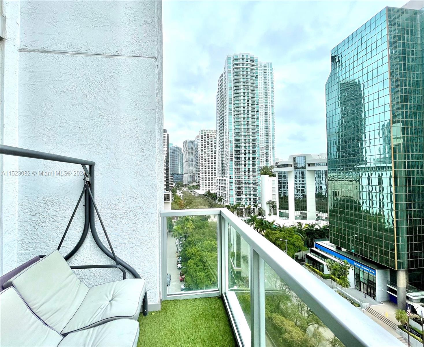 1060 Brickell Ave, Miami, FL, 33131 United States, 1 Bedroom Bedrooms, ,2 BathroomsBathrooms,Residential,For Sale,Brickell Ave,A11523082