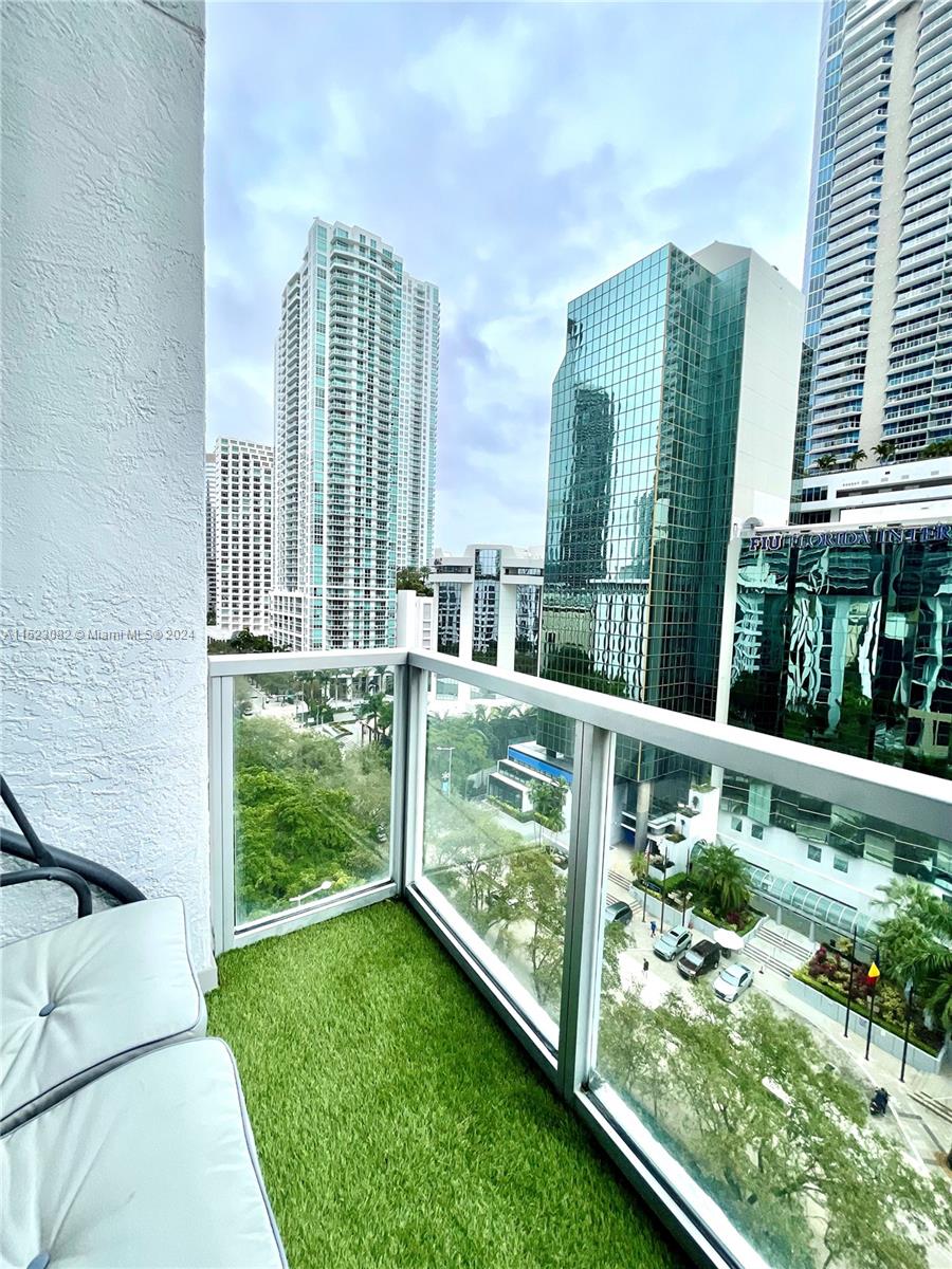 1060 Brickell Ave, Miami, FL, 33131 United States, 1 Bedroom Bedrooms, ,2 BathroomsBathrooms,Residential,For Sale,Brickell Ave,A11523082