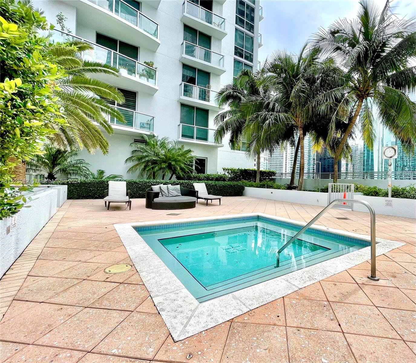 1060 Brickell Ave, Miami, FL, 33131 United States, 1 Bedroom Bedrooms, ,2 BathroomsBathrooms,Residential,For Sale,Brickell Ave,A11523082