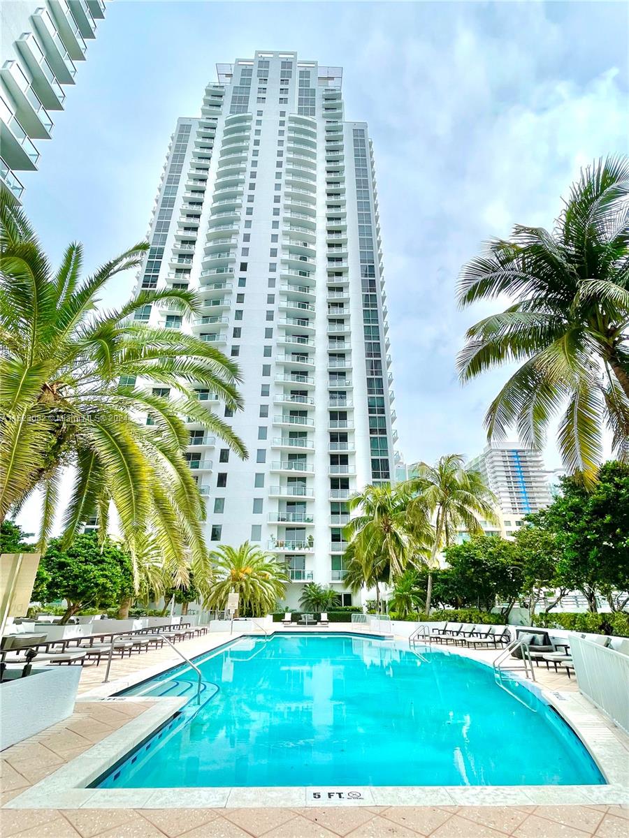 1060 Brickell Ave 1005, Miami, Florida 33131, 1 Bedroom Bedrooms, ,2 BathroomsBathrooms,Residential,For Sale,1060 Brickell Ave 1005,A11523082