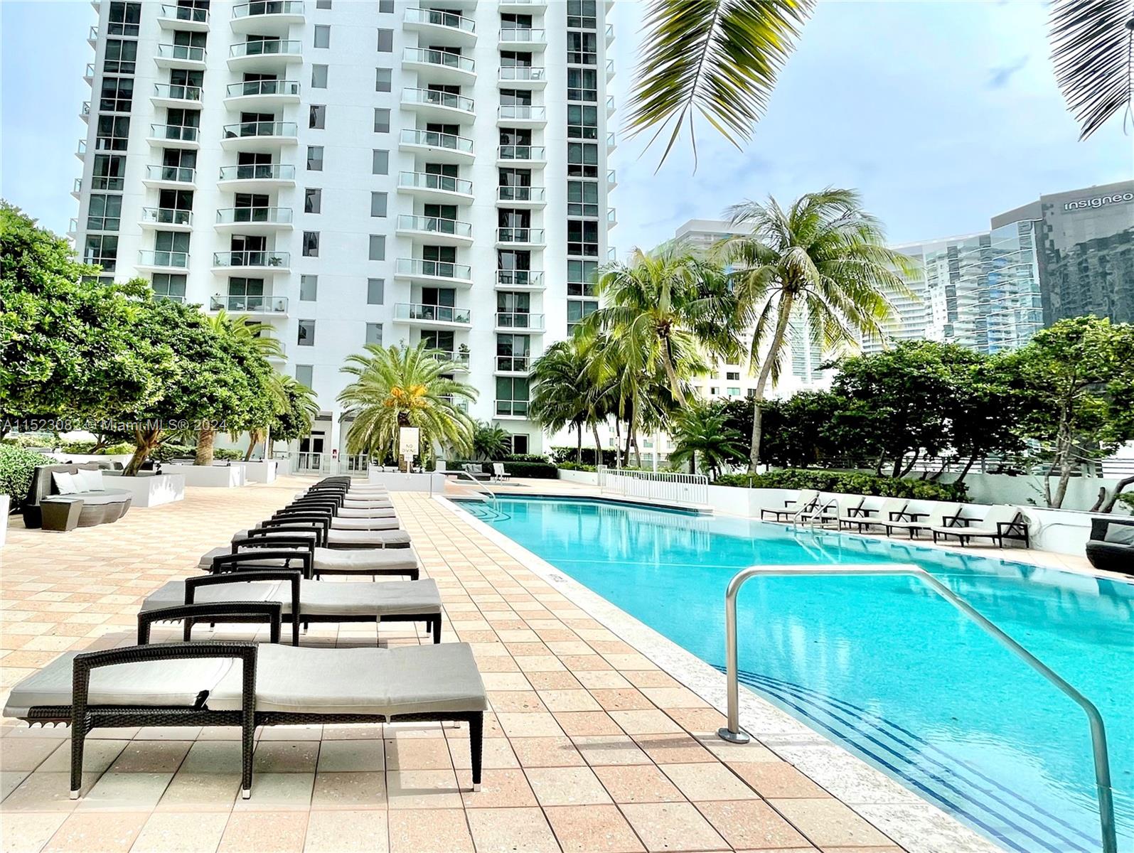 1060 Brickell Ave 1005, Miami, Florida 33131, 1 Bedroom Bedrooms, ,2 BathroomsBathrooms,Residential,For Sale,1060 Brickell Ave 1005,A11523082
