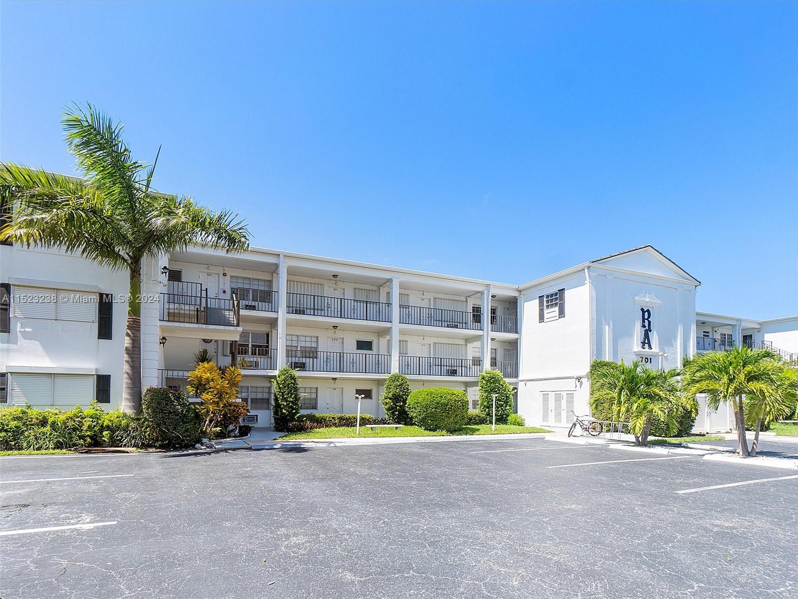 701 Riverside Drive, Pompano Beach, FL, 33062 United States, 1 Bedroom Bedrooms, ,1 BathroomBathrooms,Residential,For Sale,Riverside Drive,A11523238