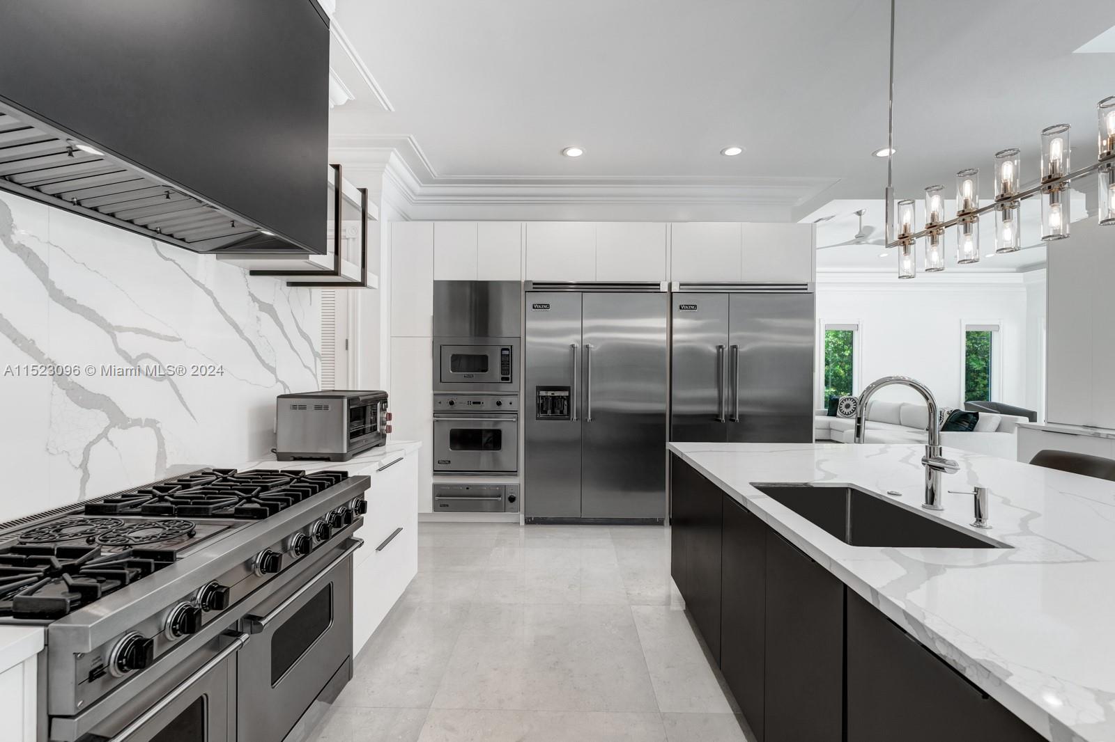 Dual gas stoves & ovens, dual Viking Refrigerators