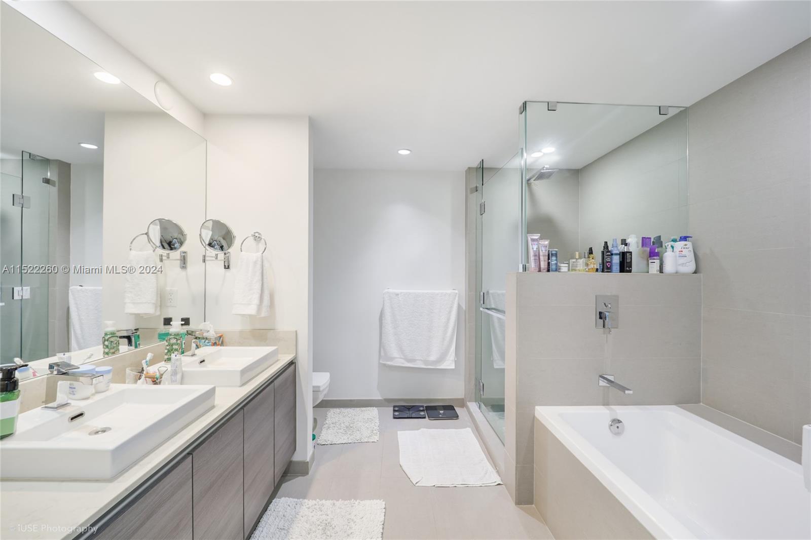 1080 Brickell Ave, Miami, FL, 33131 United States, 3 Bedrooms Bedrooms, ,3 BathroomsBathrooms,Residential,For Sale,Brickell Ave,A11522260