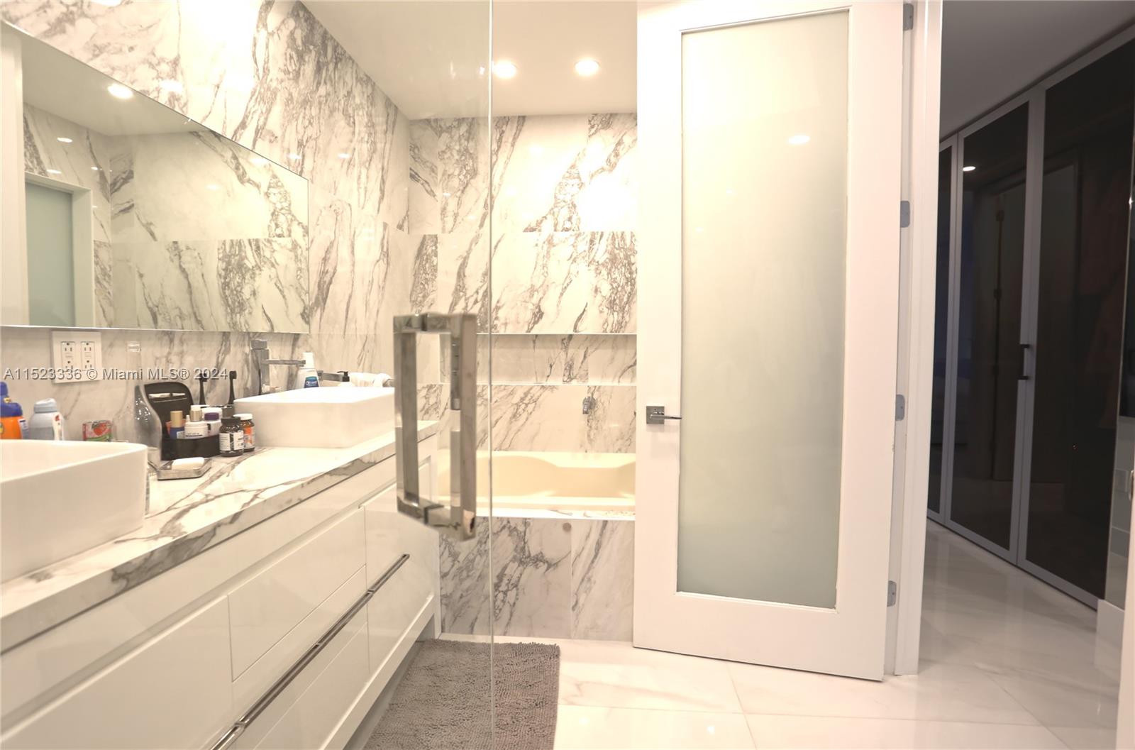 100 S Pointe Dr 1101, Miami Beach, Florida 33139, 2 Bedrooms Bedrooms, ,2 BathroomsBathrooms,Residentiallease,For Rent,100 S Pointe Dr 1101,A11523336