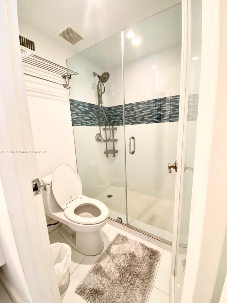 100 Lincoln Rd, Miami Beach, FL, 33139 United States, ,1 BathroomBathrooms,Residential,For Sale,Lincoln Rd,A11523341