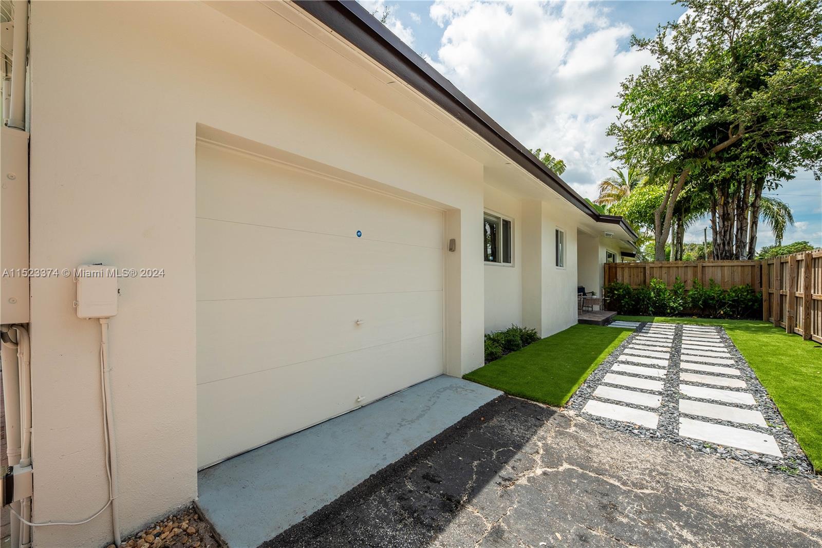 101 16th Ct, Fort Lauderdale, FL, 33305 United States, 3 Bedrooms Bedrooms, ,2 BathroomsBathrooms,Residential,For Sale,16th Ct,A11523374