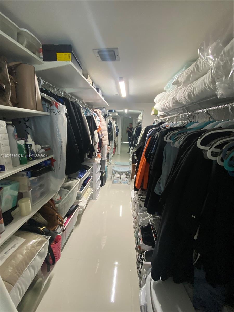 20400 W Country Club Dr 512, Aventura, Florida 33180, 2 Bedrooms Bedrooms, ,2 BathroomsBathrooms,Residential,For Sale,20400 W Country Club Dr 512,A11523376