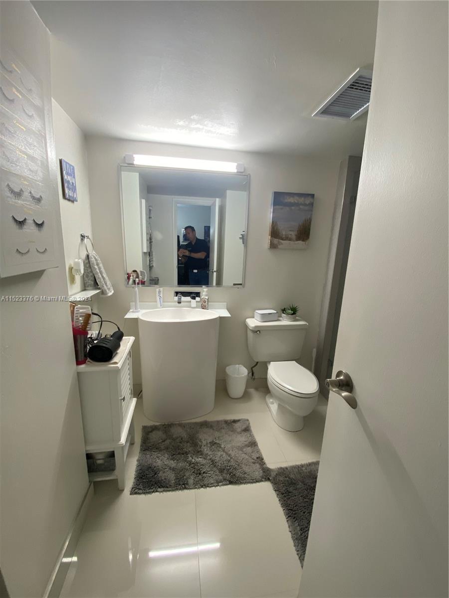 20400 W Country Club Dr 512, Aventura, Florida 33180, 2 Bedrooms Bedrooms, ,2 BathroomsBathrooms,Residential,For Sale,20400 W Country Club Dr 512,A11523376