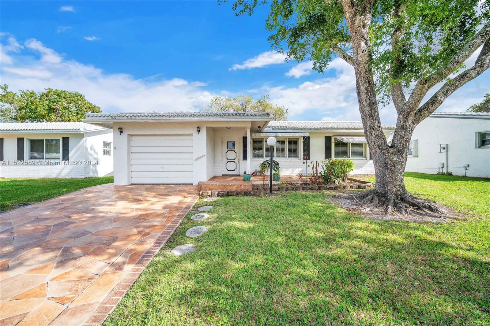 1144 90th Way, Plantation, FL, 33322 United States, 2 Bedrooms Bedrooms, ,2 BathroomsBathrooms,Residential,For Sale,90th Way,A11522589