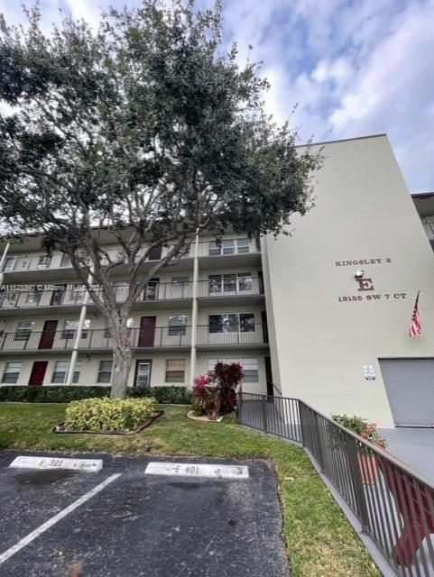 13155 7th Ct, Pembroke Pines, FL, 33027 United States, 1 Bedroom Bedrooms, ,1 BathroomBathrooms,Residential,For Sale,7th Ct,A11523390