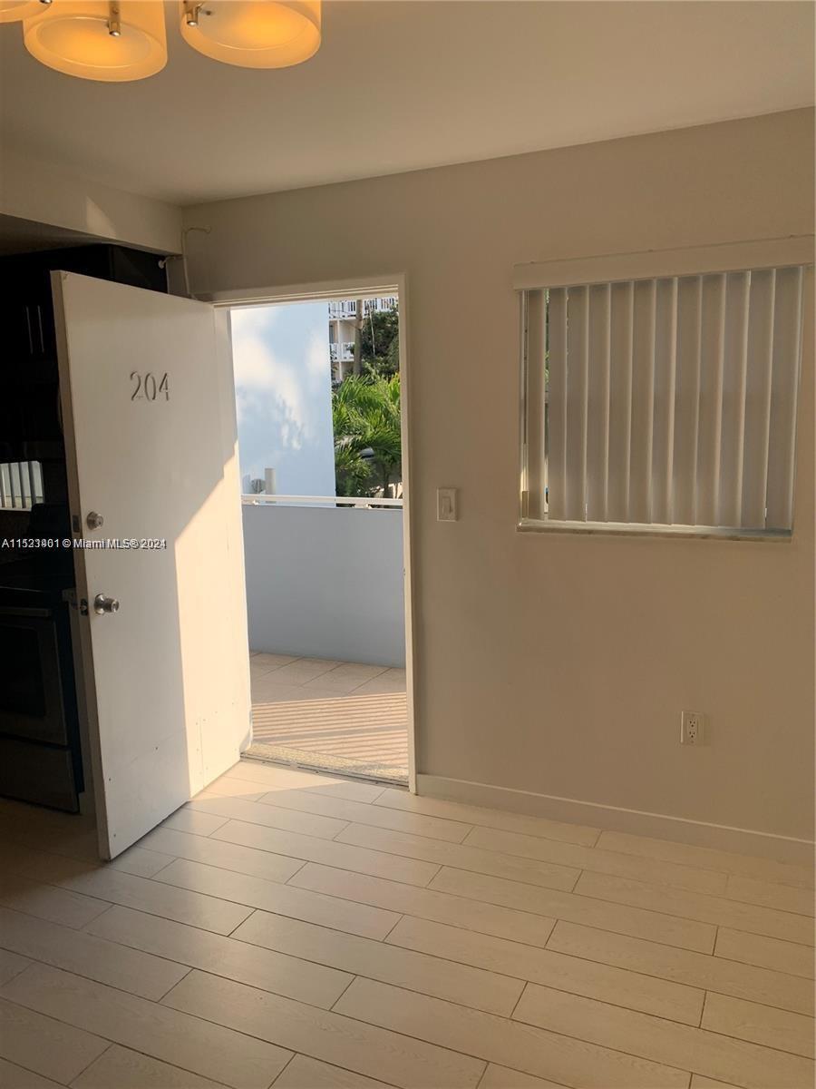 947 Lenox Ave 204, Miami Beach, Florida 33139, 1 Bedroom Bedrooms, ,1 BathroomBathrooms,Residential,For Sale,947 Lenox Ave 204,A11523401