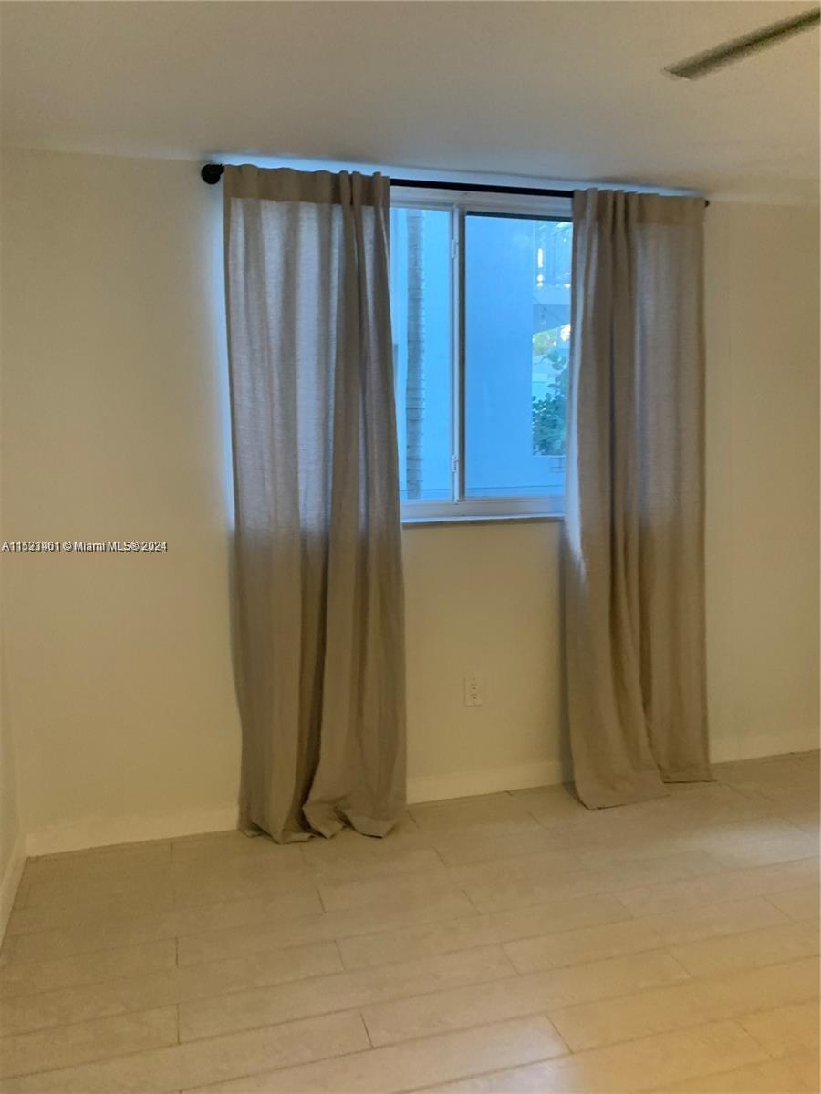 947 Lenox Ave, Miami Beach, FL, 33139 United States, 1 Bedroom Bedrooms, ,1 BathroomBathrooms,Residential,For Sale,Lenox Ave,A11523401