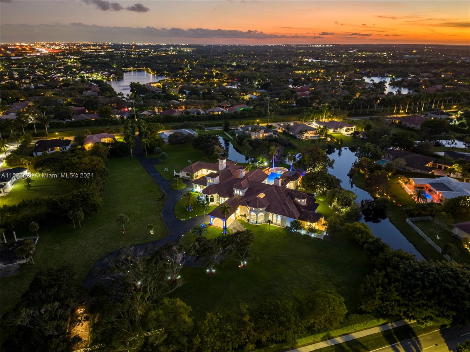 16260 Saddle Club Rd, Weston, FL 33326, 10 Bedrooms Bedrooms, ,9 BathroomsBathrooms,Residential,For Sale,Saddle Club Rd,A11523424