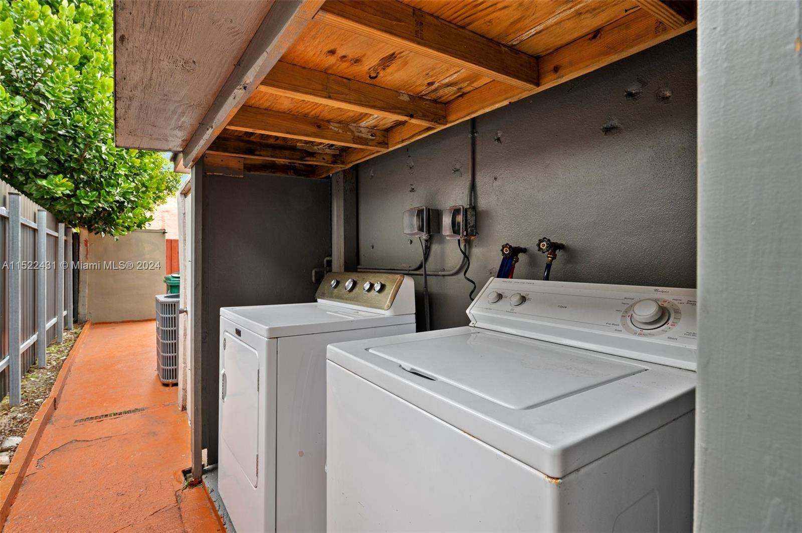 411 SW 34th Ave, Miami, Florida 33135, 7 Bedrooms Bedrooms, ,4 BathroomsBathrooms,Residential,For Sale,411 SW 34th Ave,A11522431