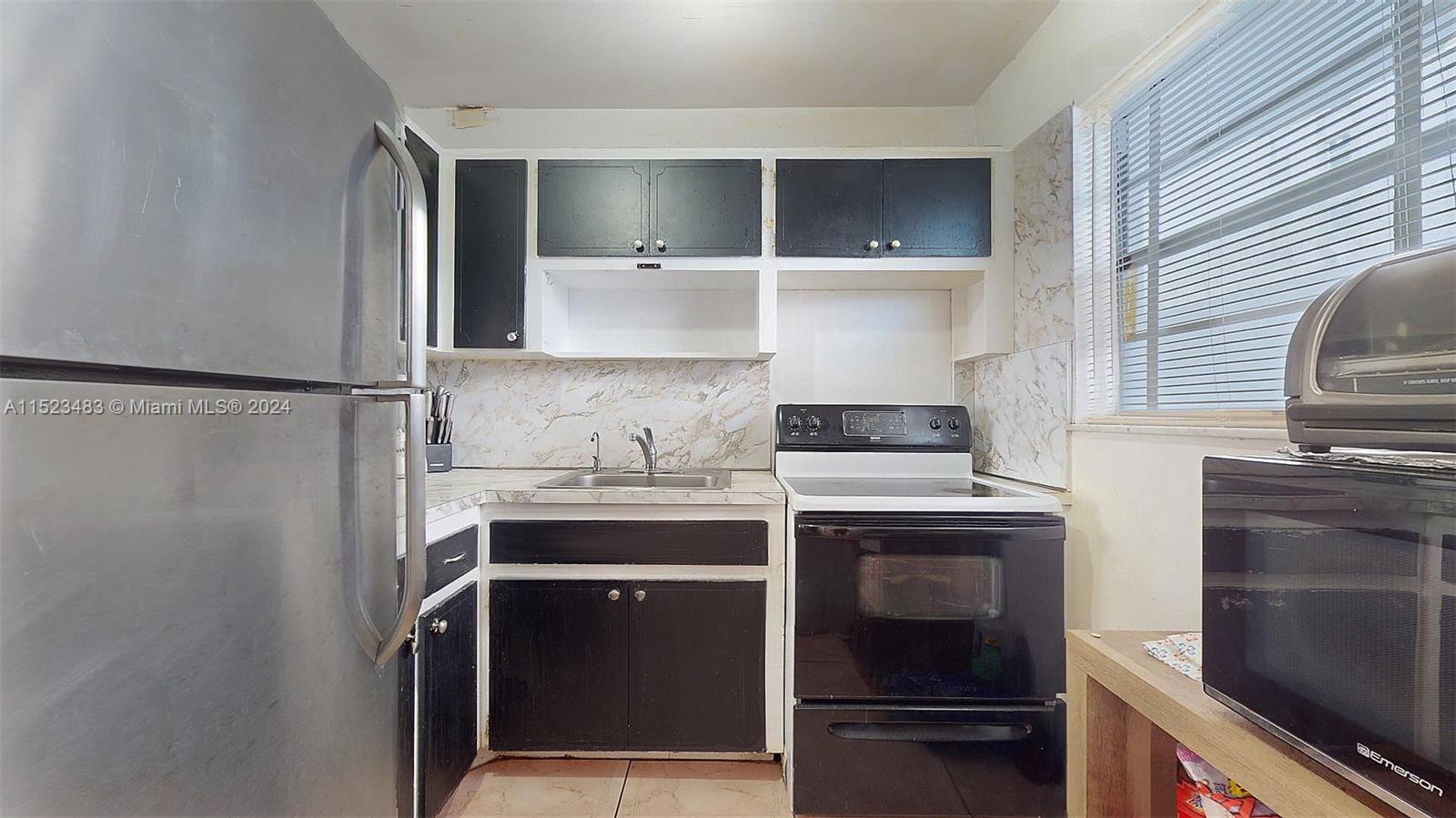 325 Ocean Dr 405, Miami Beach, Florida 33139, 1 Bedroom Bedrooms, ,1 BathroomBathrooms,Residential,For Sale,325 Ocean Dr 405,A11523483