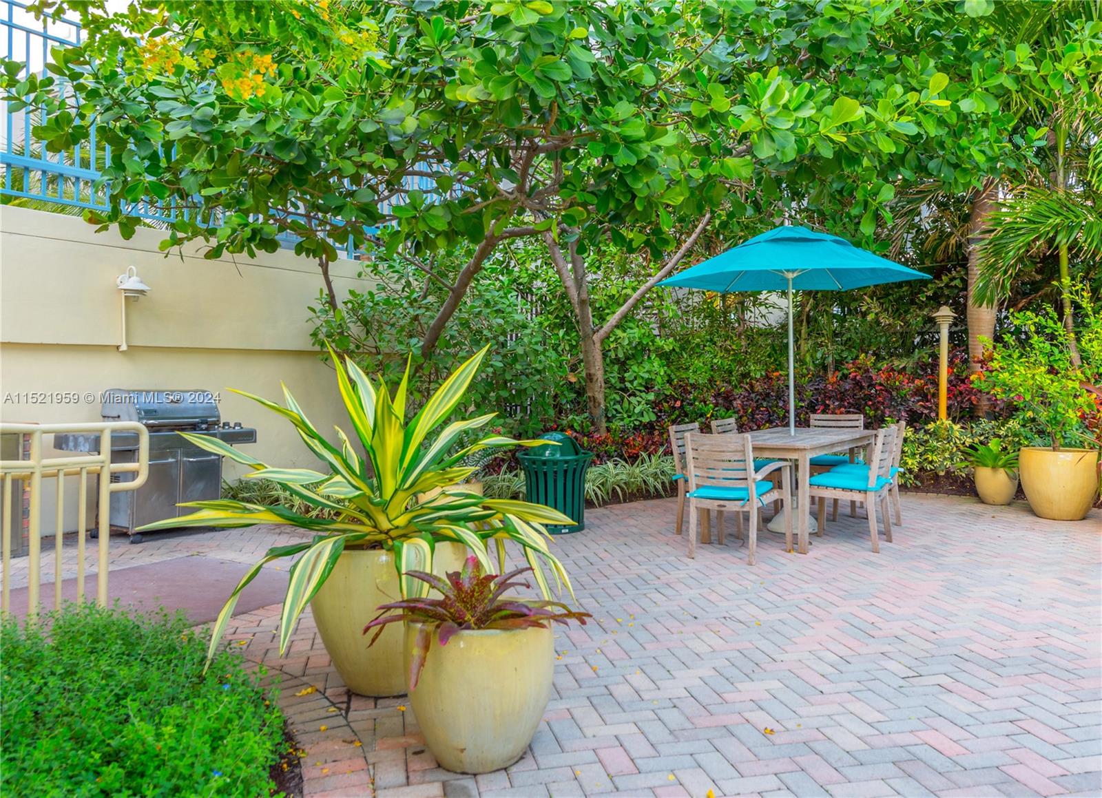 1500 Ocean Drive 1003, Miami Beach, Florida 33139, 2 Bedrooms Bedrooms, ,3 BathroomsBathrooms,Residential,For Sale,1500 Ocean Drive 1003,A11521959