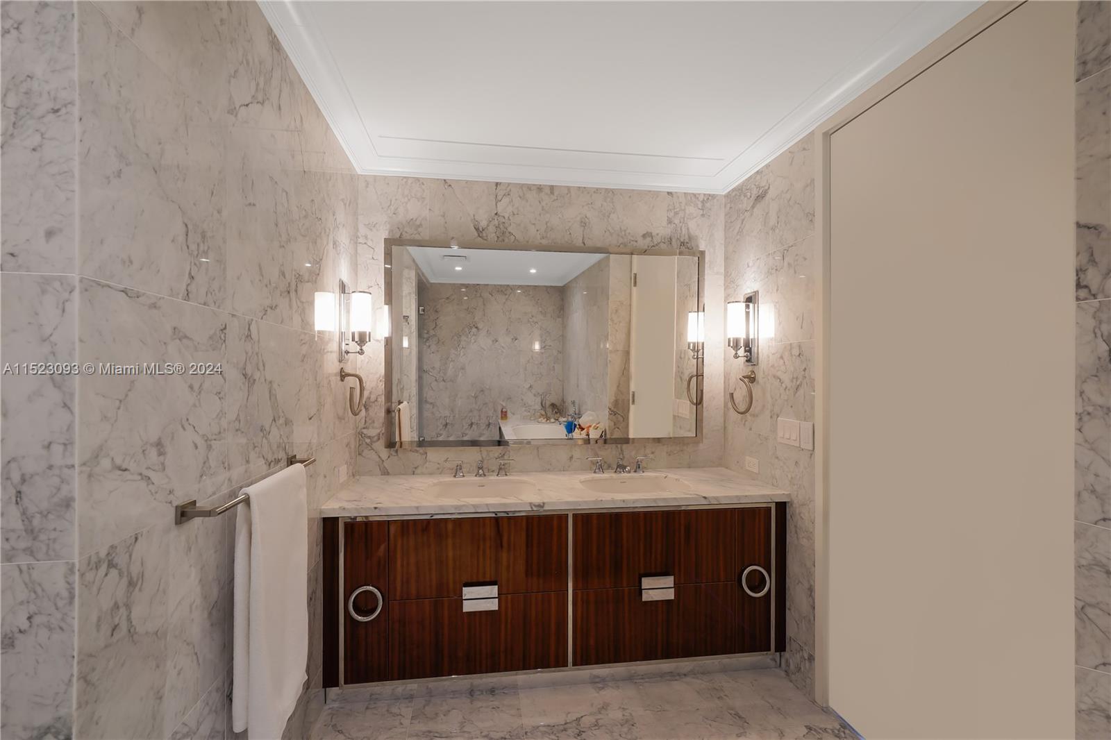 15701 Collins Ave, Sunny Isles Beach, FL, 33160 United States, 2 Bedrooms Bedrooms, ,2 BathroomsBathrooms,Residential,For Sale,Collins Ave,A11523093