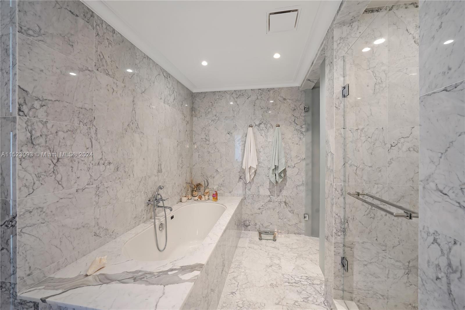 15701 Collins Ave, Sunny Isles Beach, FL, 33160 United States, 2 Bedrooms Bedrooms, ,2 BathroomsBathrooms,Residential,For Sale,Collins Ave,A11523093
