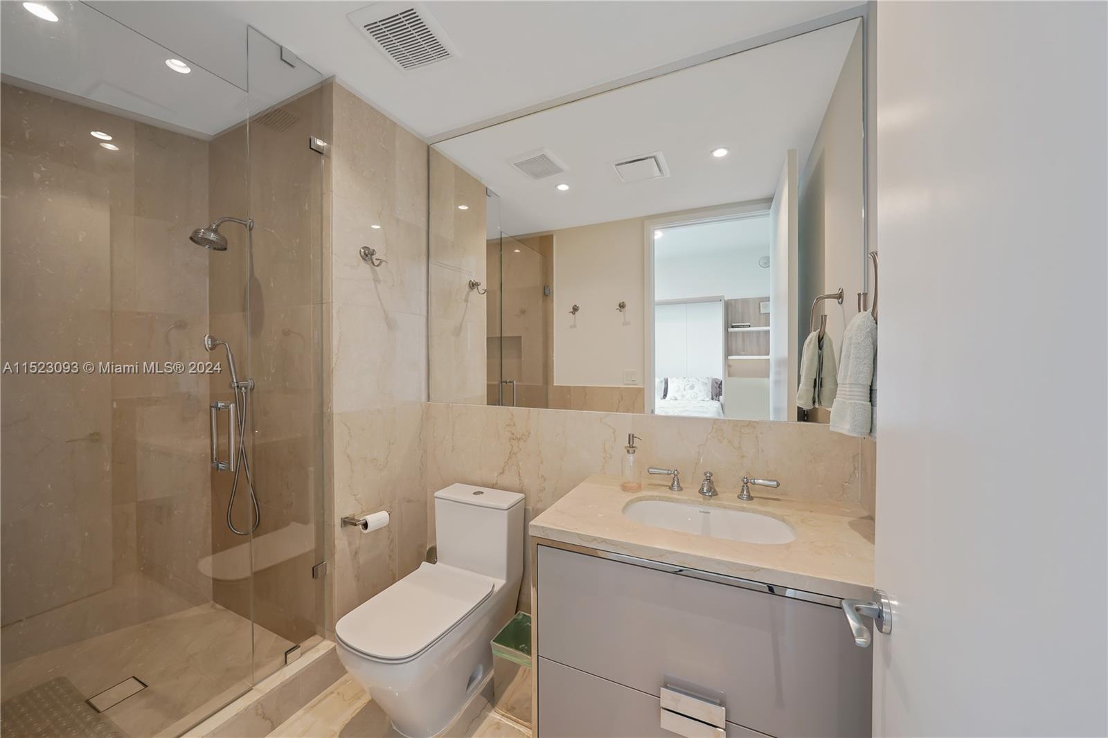 15701 Collins Ave, Sunny Isles Beach, FL, 33160 United States, 2 Bedrooms Bedrooms, ,2 BathroomsBathrooms,Residential,For Sale,Collins Ave,A11523093