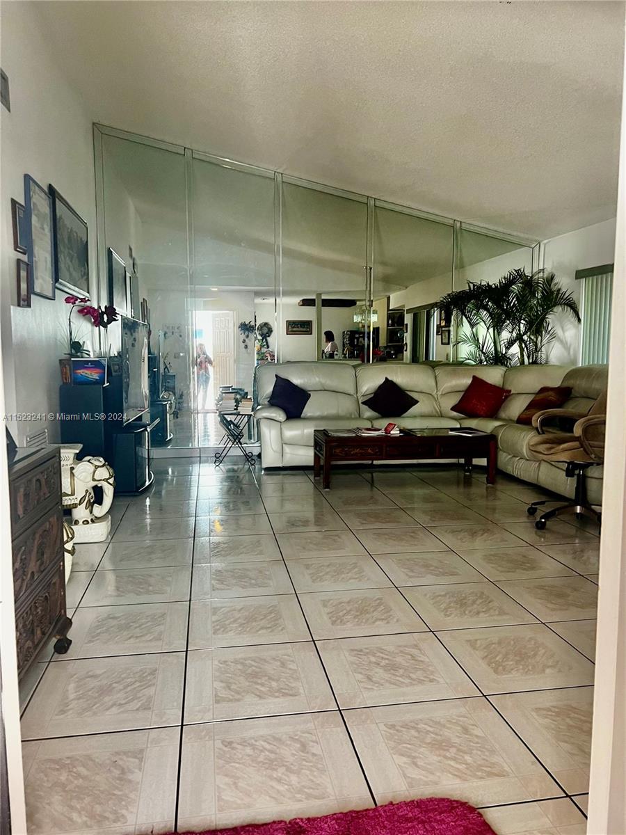 6333 174th Ter, Hialeah, FL, 33015 United States, 3 Bedrooms Bedrooms, ,2 BathroomsBathrooms,Residential,For Sale,174th Ter,A11523241