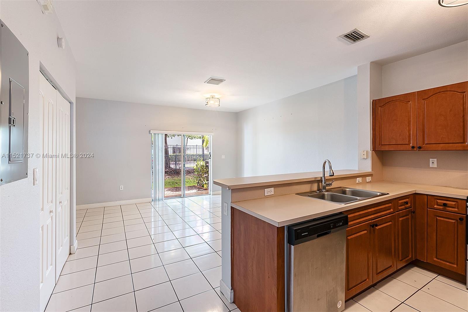 8440 SW 150th Ave 4 (104), Miami, Florida 33193, 3 Bedrooms Bedrooms, ,2 BathroomsBathrooms,Residential,For Sale,8440 SW 150th Ave 4 (104),A11521737